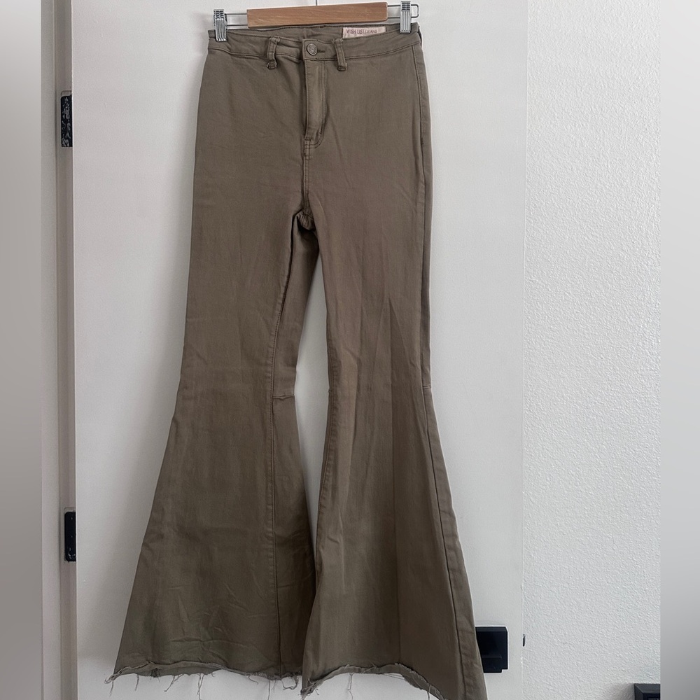 Women’s High-Rise Flared Jeans in Olive